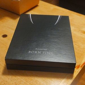 Born Pink set